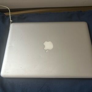 MACBOOK PRO
